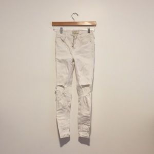 FREE PEOPLE WHITE HIGH RISE JEANS